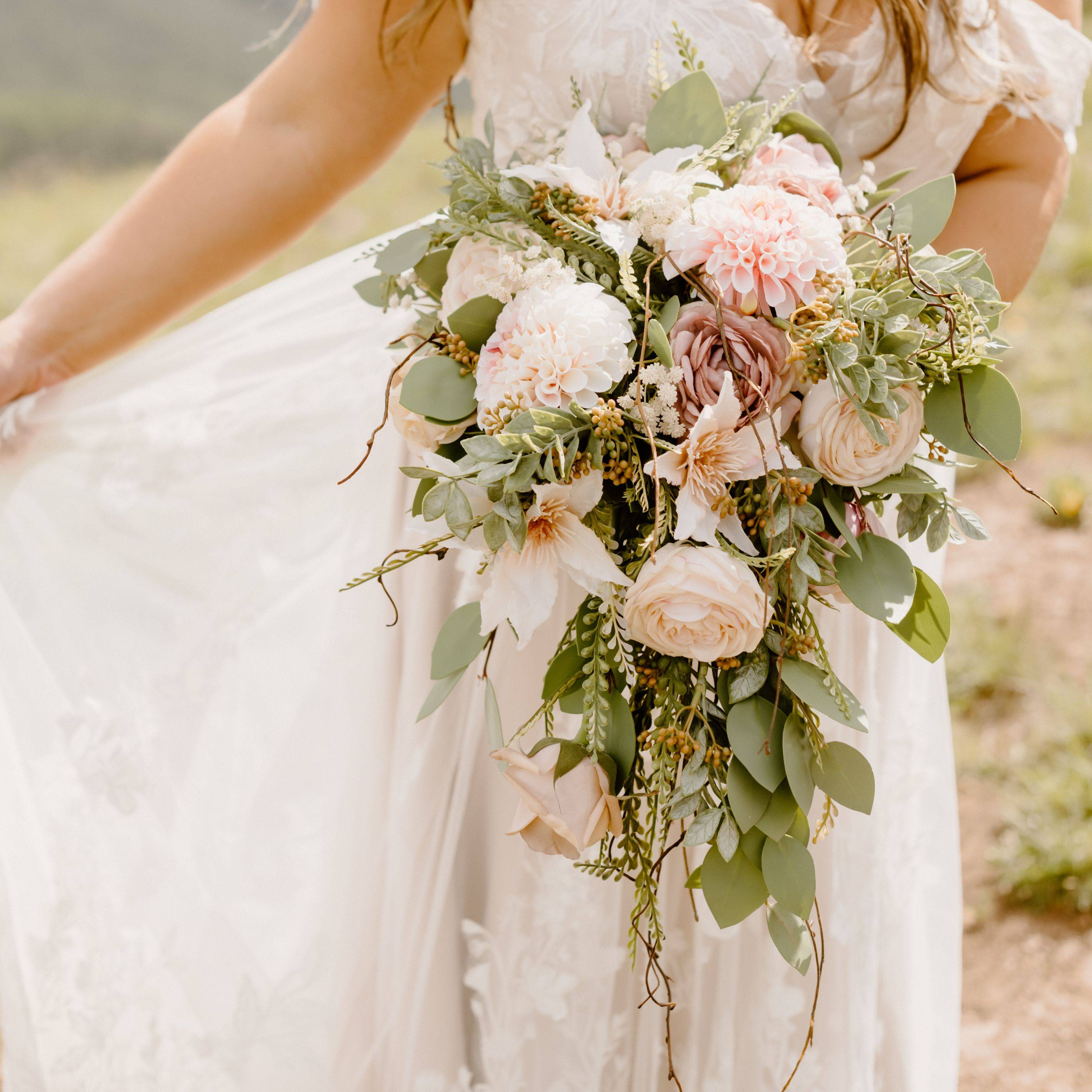 Get Best Wedding Flowers for Any Budgets by Renting your Flowers Get Best Wedding Flowers for Any Budgets by Renting your Flowers